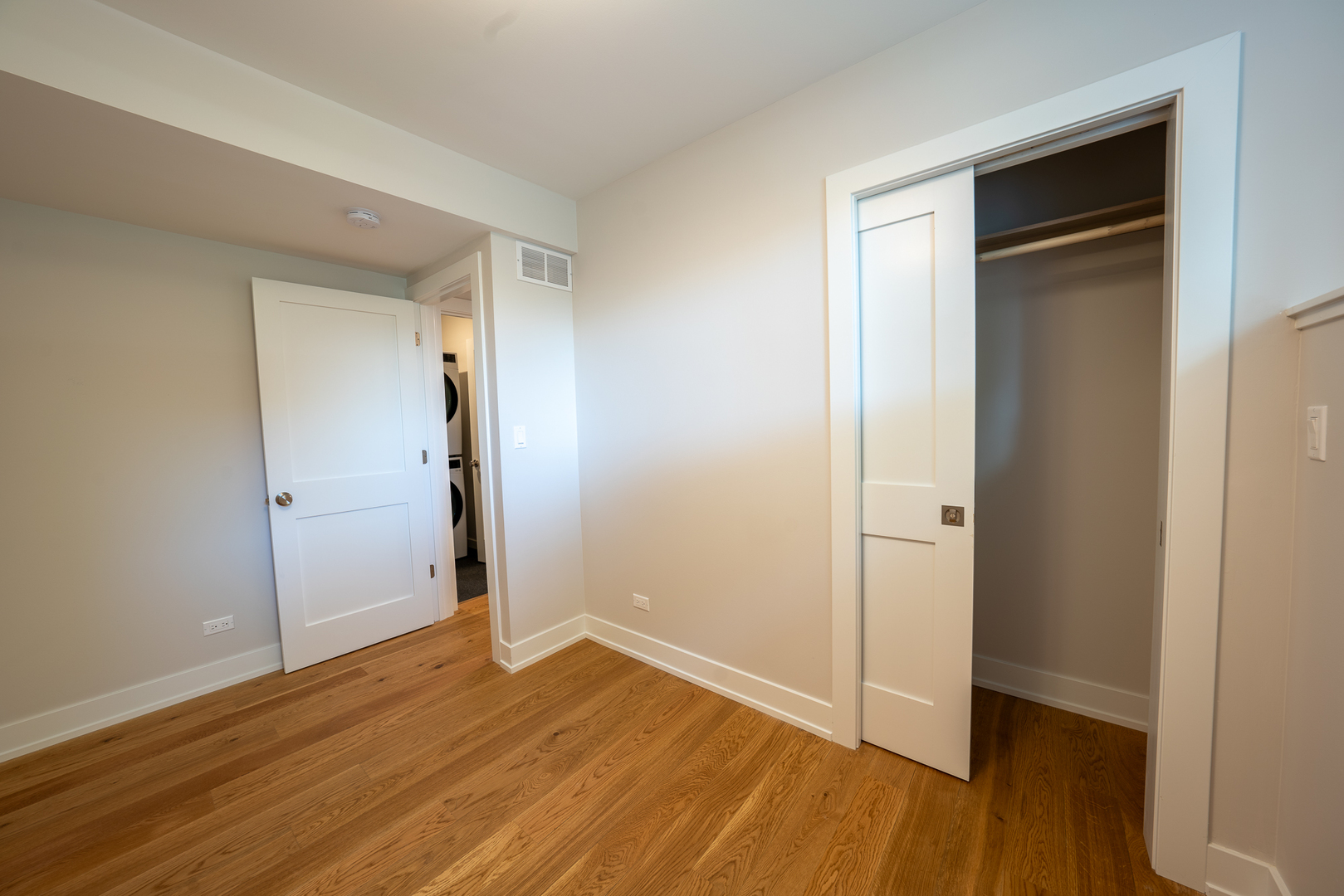 1901 W Berwyn Avenue 1 Property Photo 12