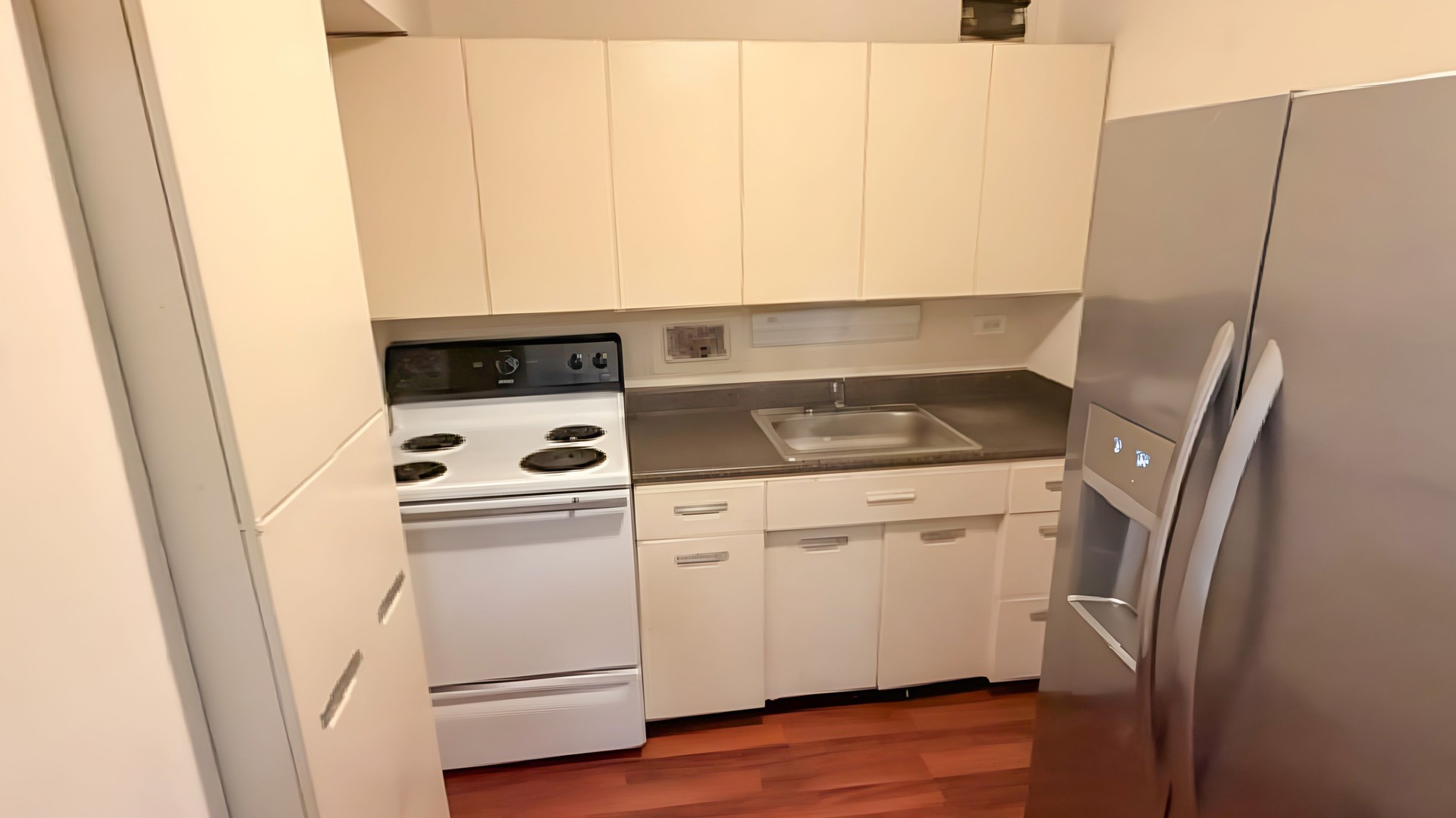 7337 S South Shore Drive 1112 Property Photo 9