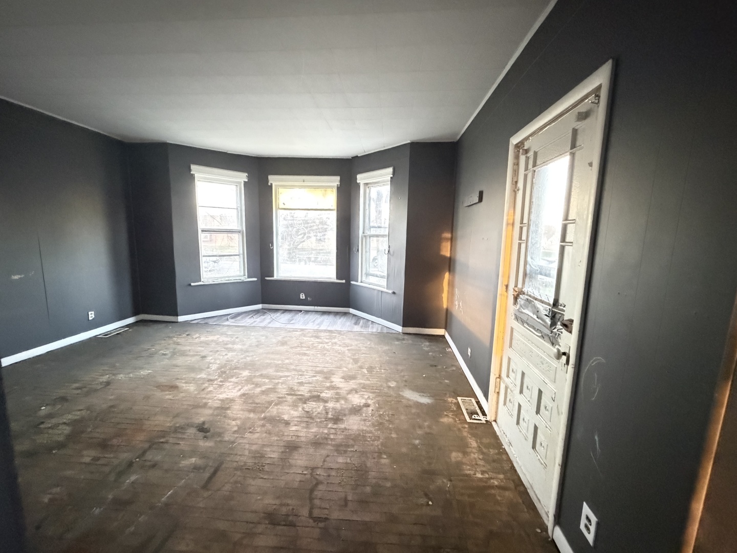 337 N 6th Avenue Property Photo 2