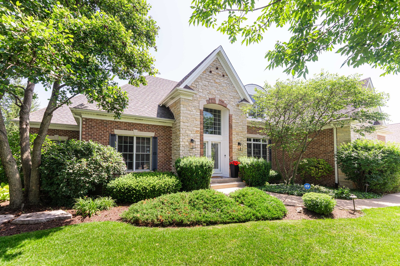 910 Freedom Circle Property Photo 4