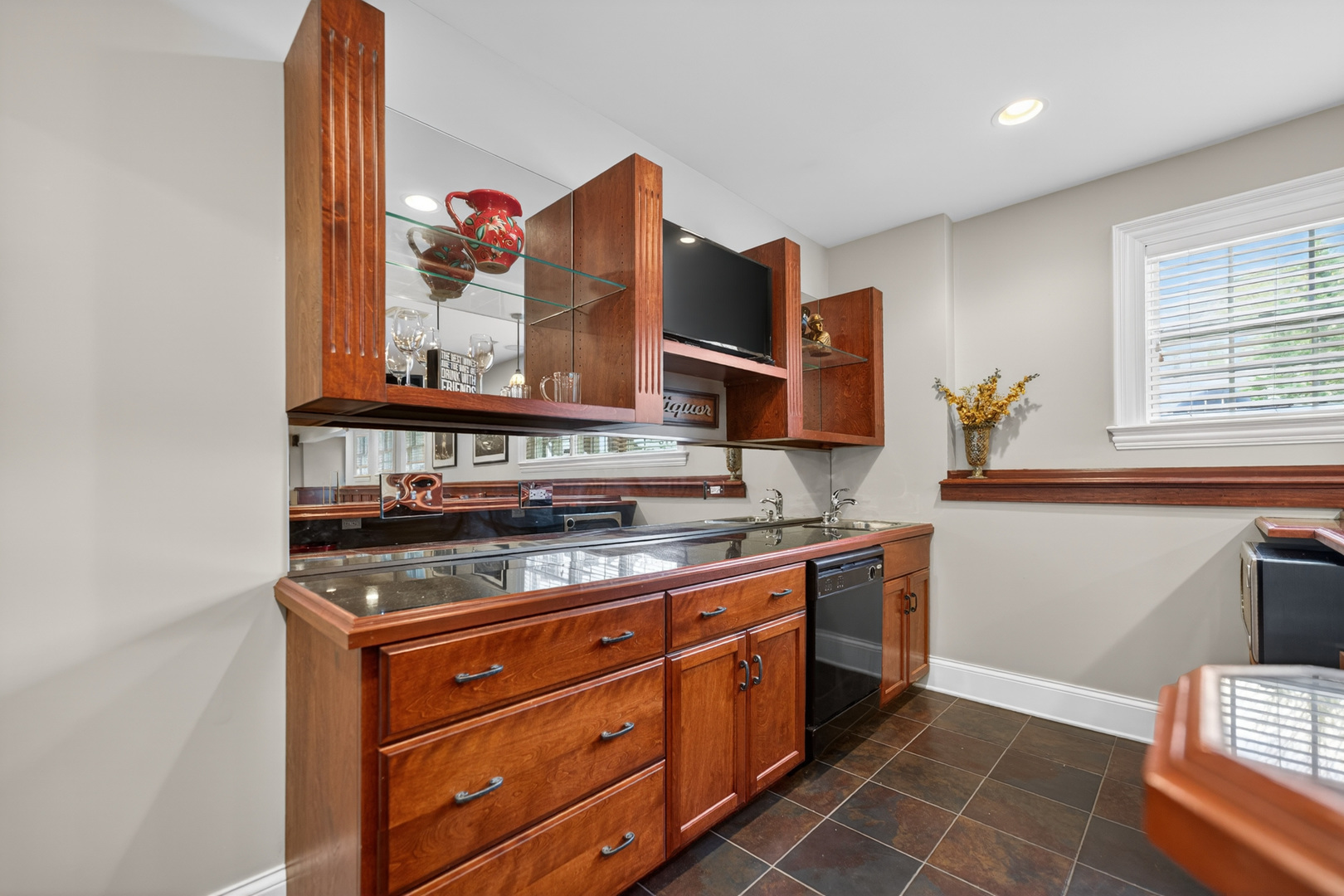 910 Freedom Circle Property Photo 36