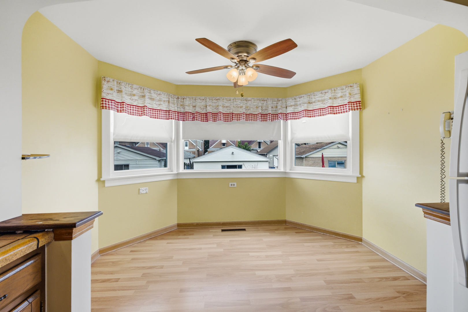 7018 W Newport Avenue Property Photo 8