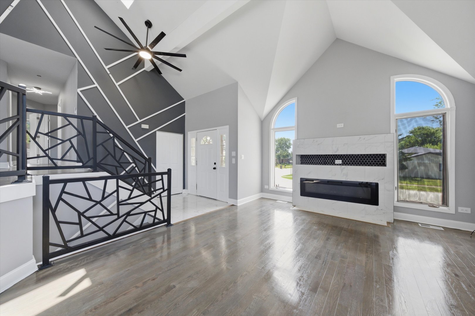 223 S Dante Avenue Property Photo 2