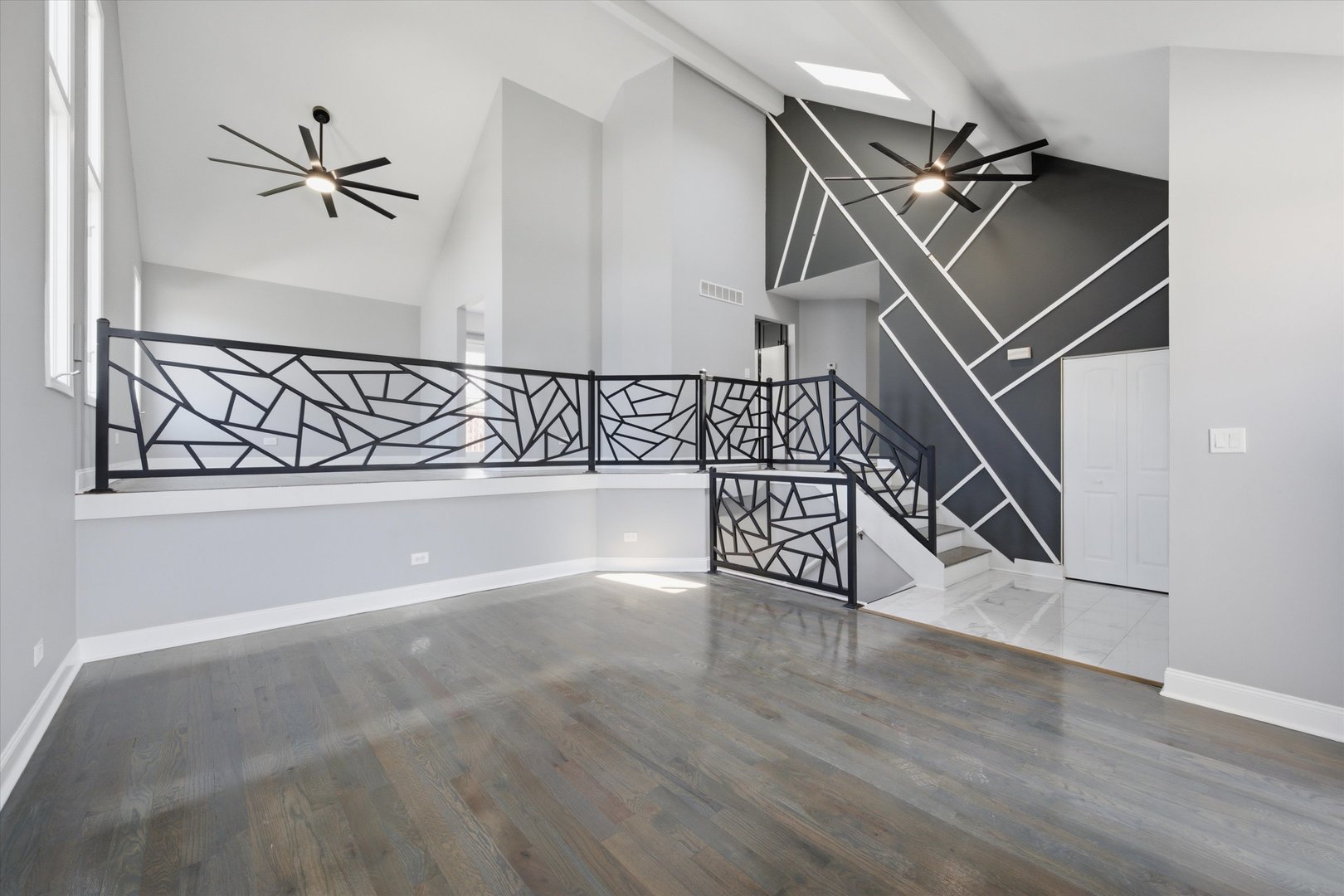 223 S Dante Avenue Property Photo 3