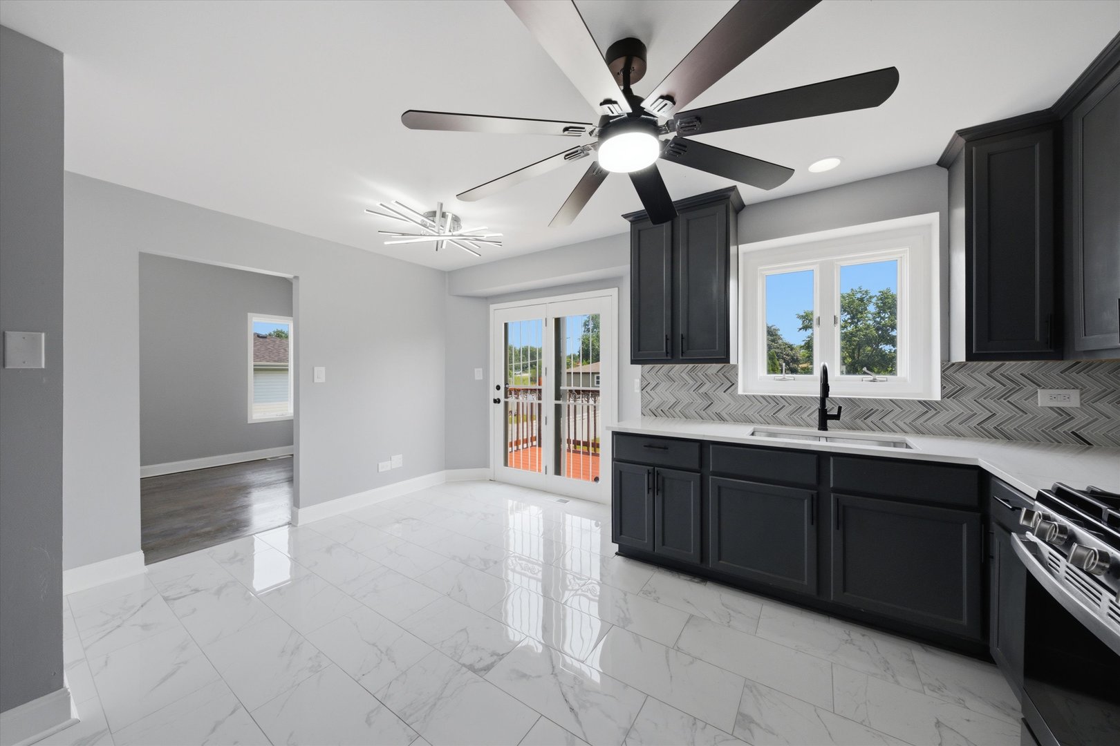 223 S Dante Avenue Property Photo 8