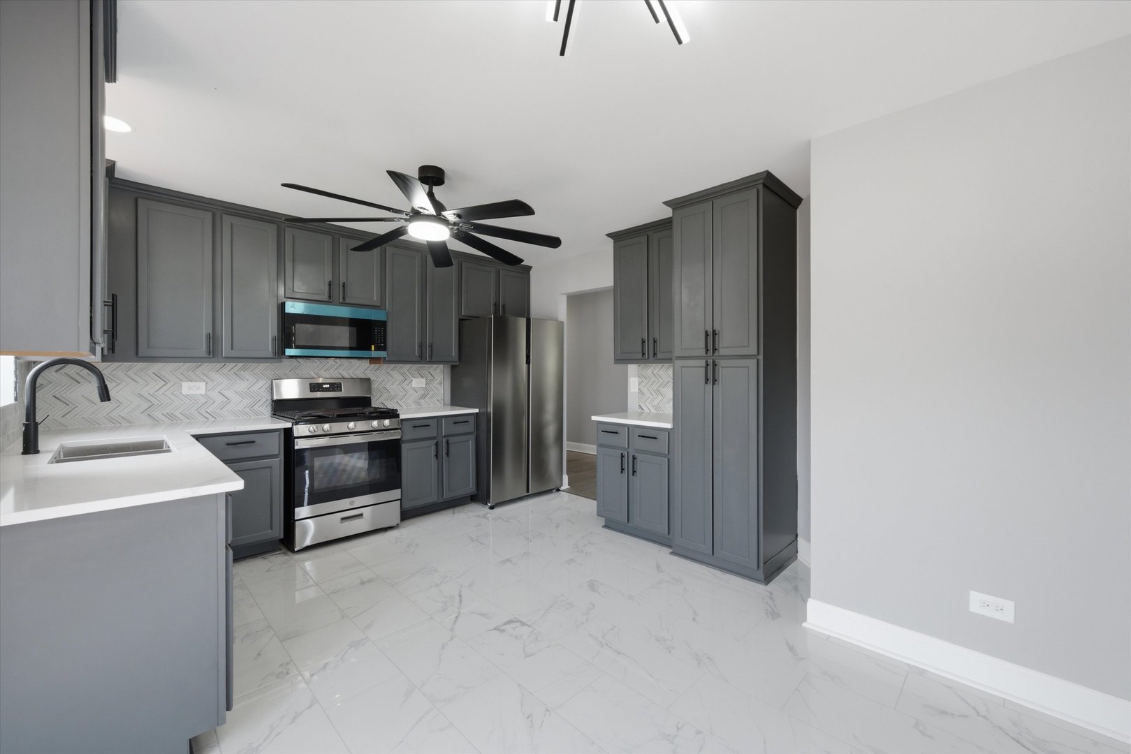 223 S Dante Avenue Property Photo 10