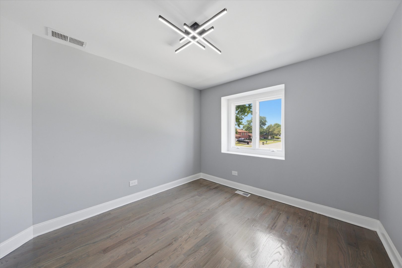 223 S Dante Avenue Property Photo 15