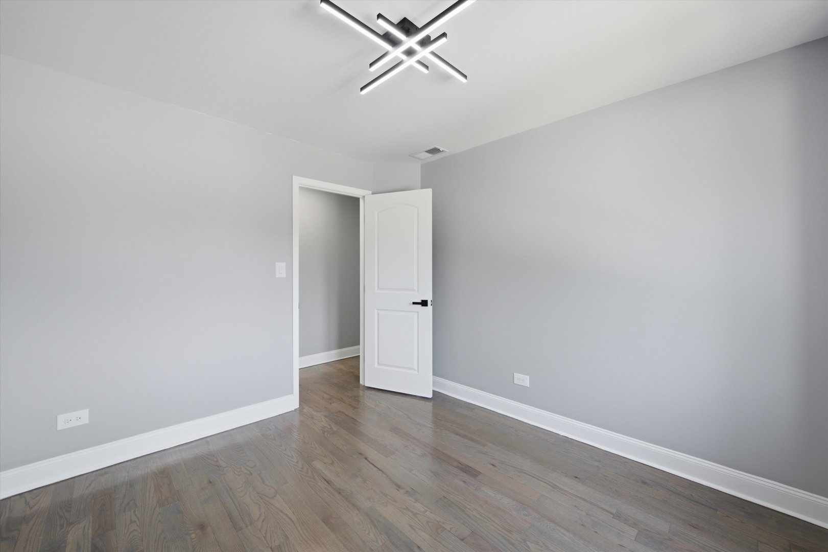 223 S Dante Avenue Property Photo 16