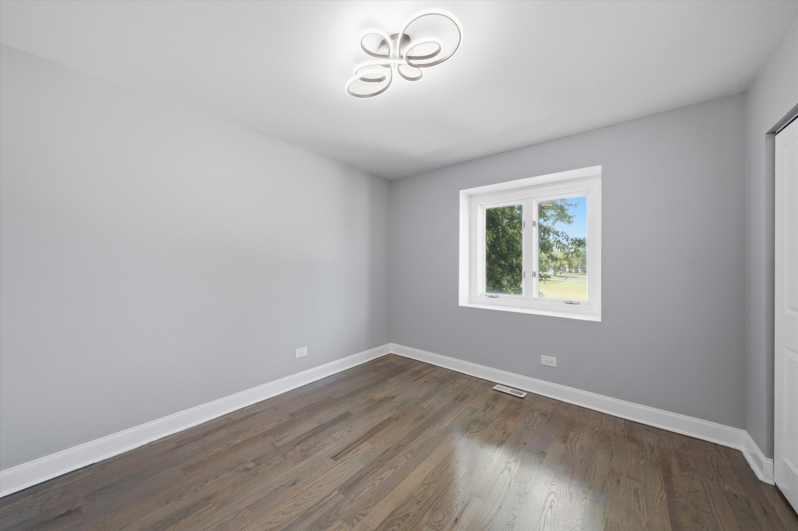 223 S Dante Avenue Property Photo 17