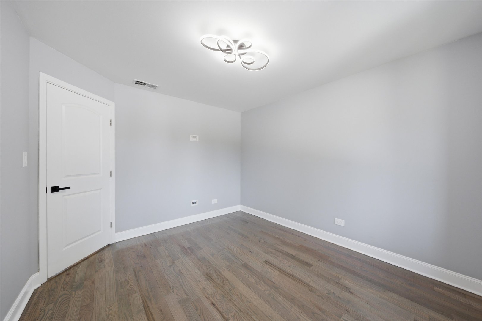 223 S Dante Avenue Property Photo 18
