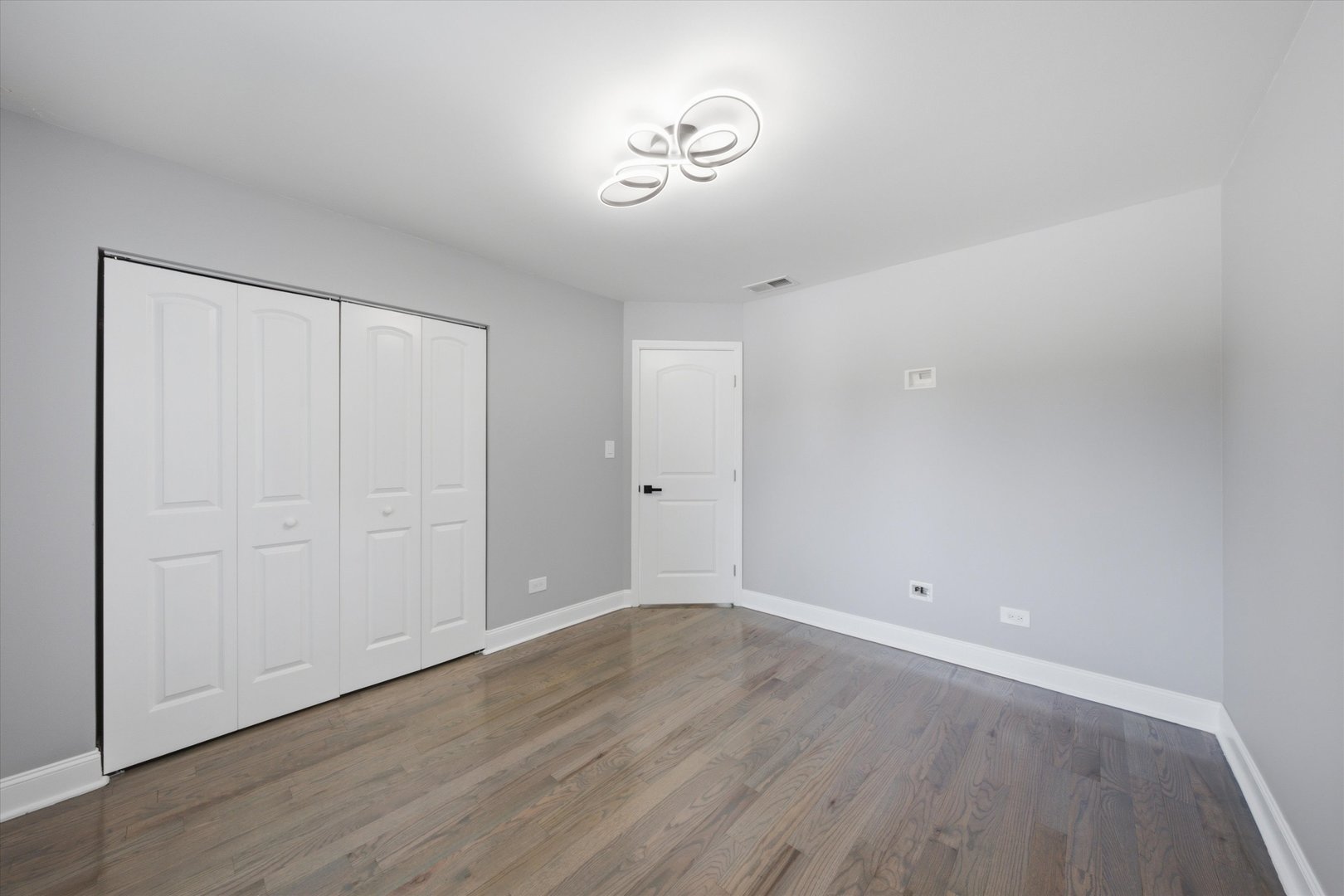 223 S Dante Avenue Property Photo 19