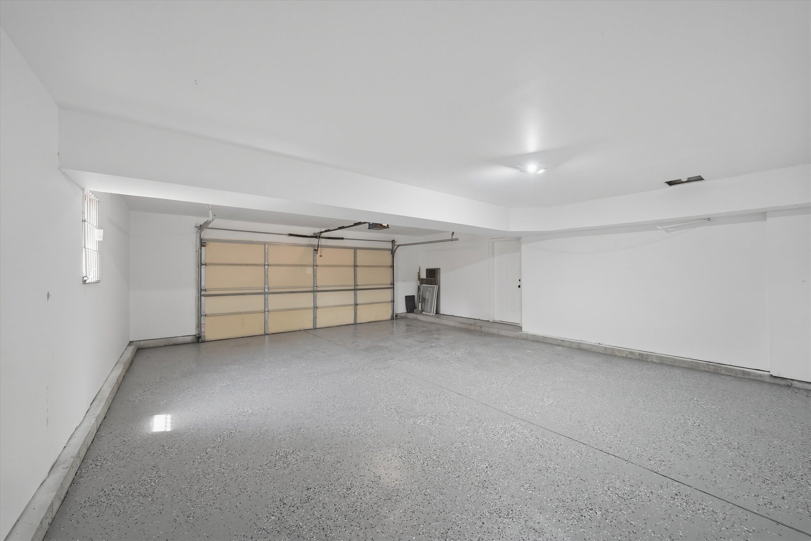 223 S Dante Avenue Property Photo 32