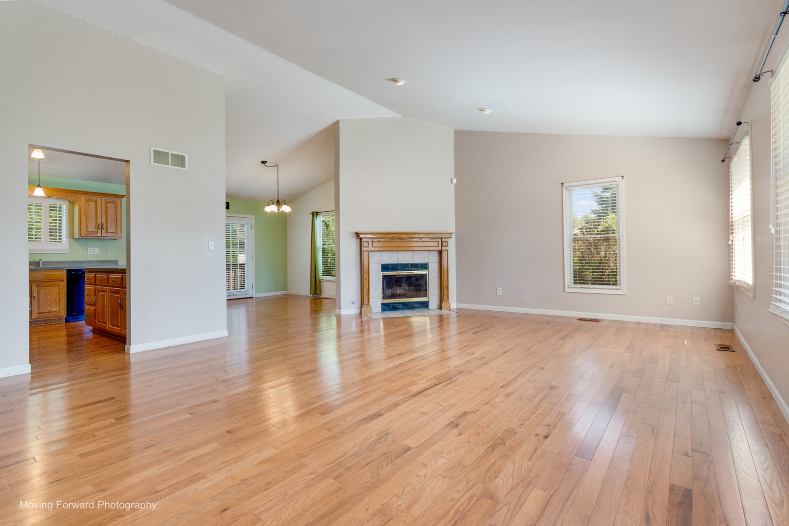 507 E Rennesoy Drive Property Photo 2