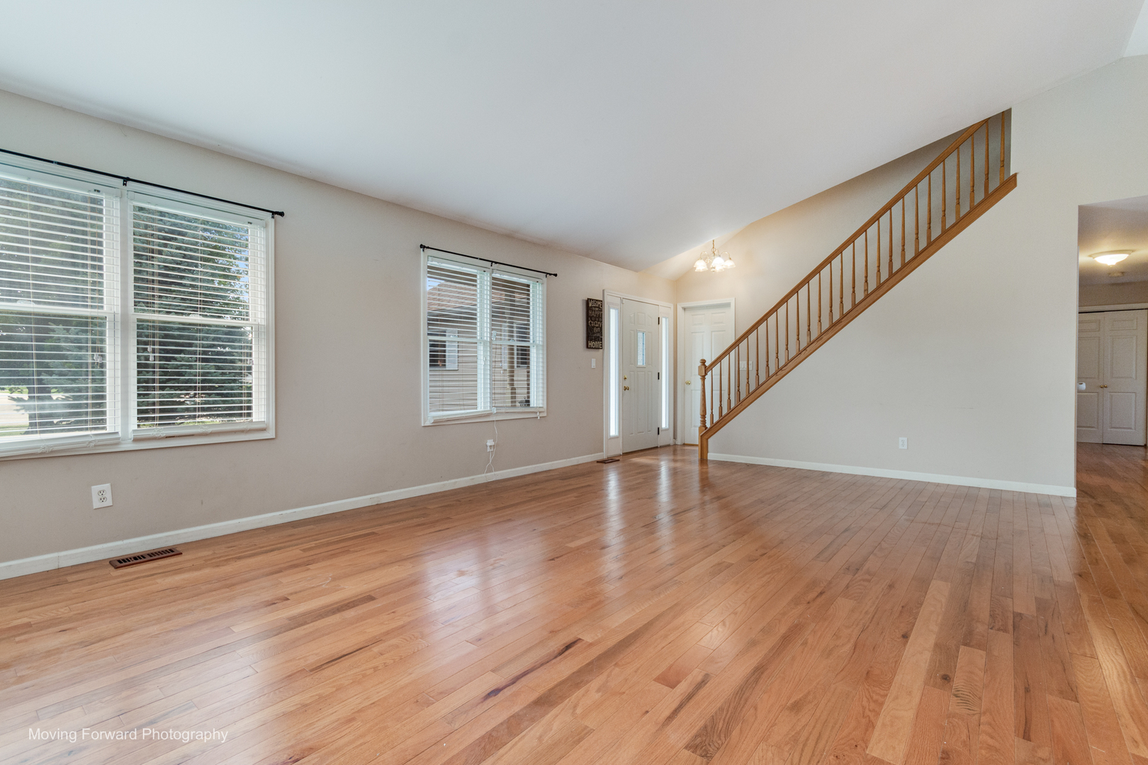 507 E Rennesoy Drive Property Photo 4