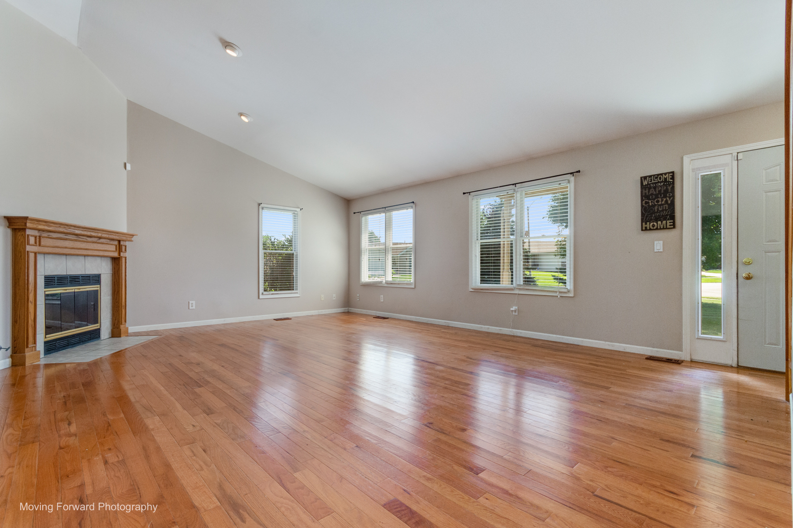 507 E Rennesoy Drive Property Photo 6
