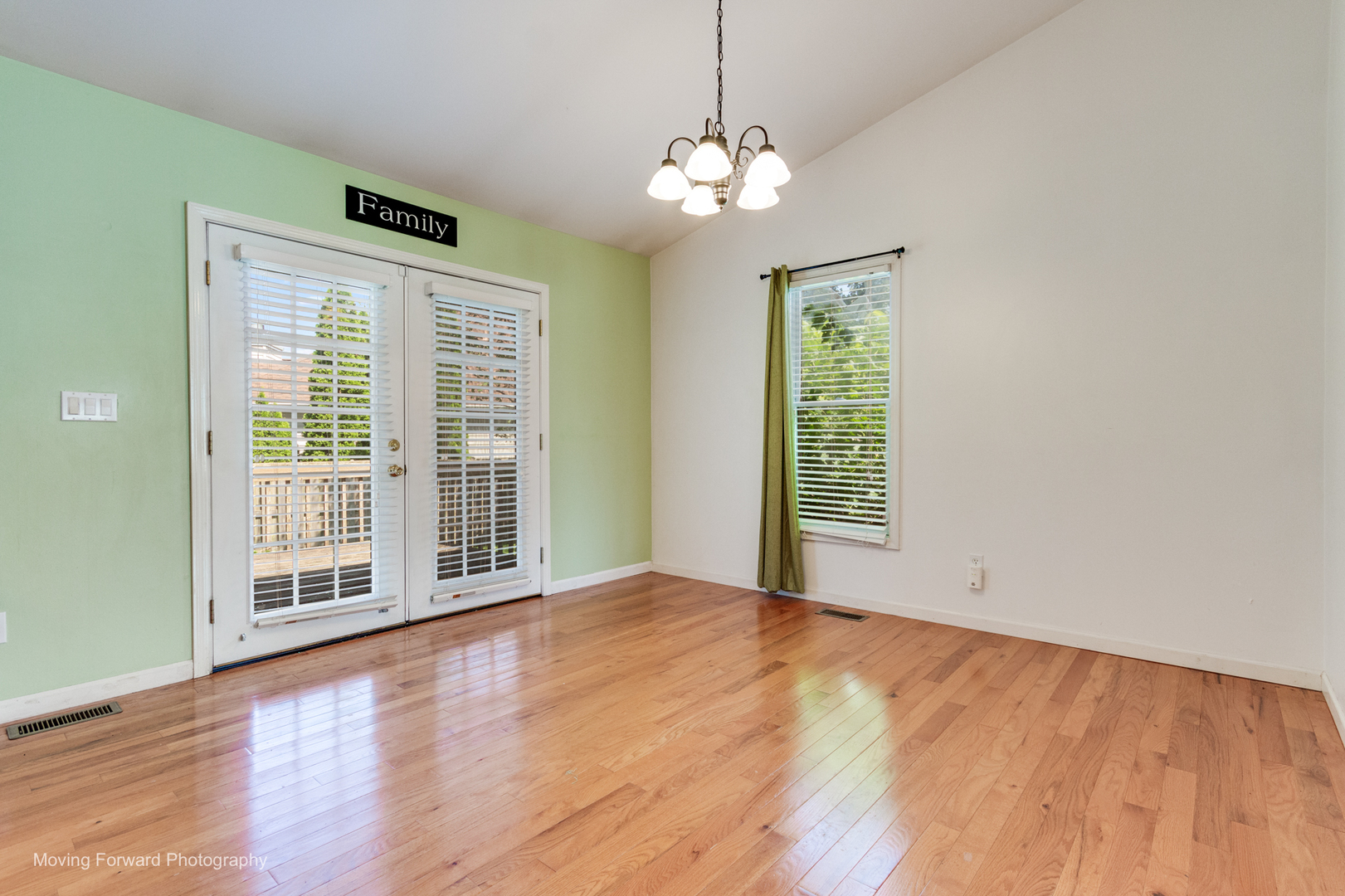 507 E Rennesoy Drive Property Photo 7