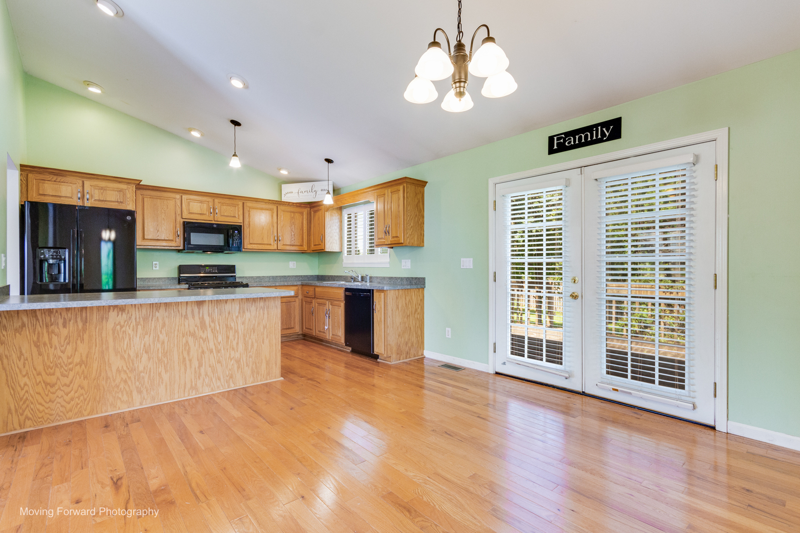 507 E Rennesoy Drive Property Photo 8