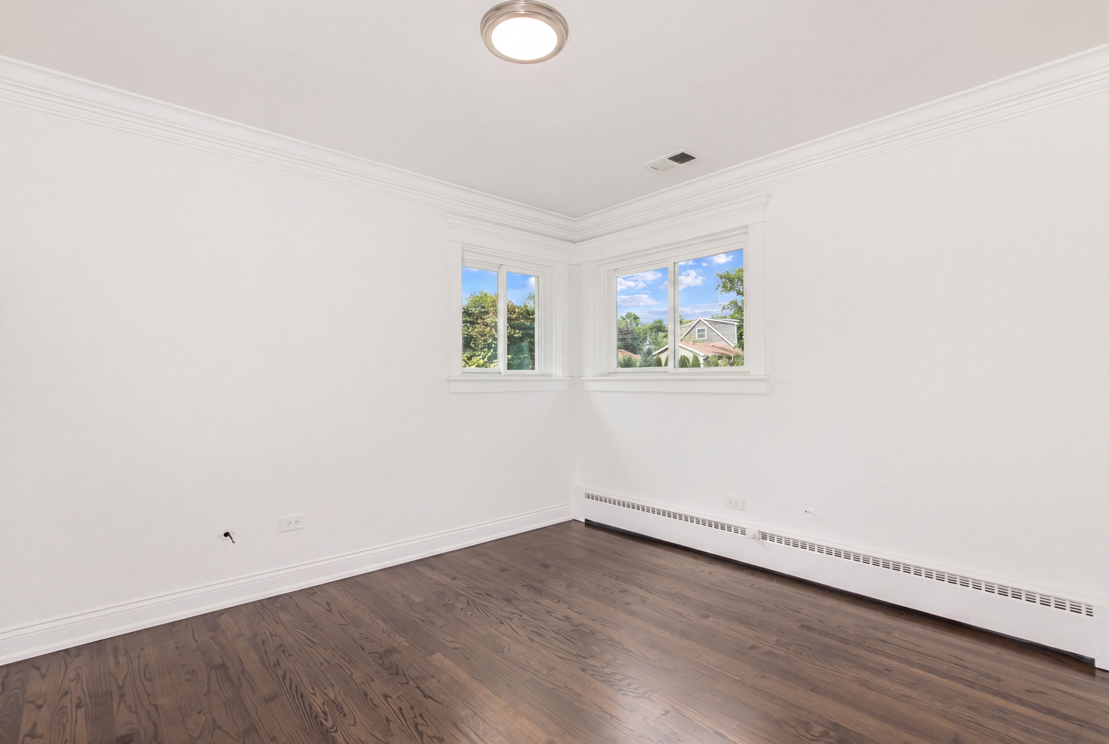 114 N Elm Street Property Photo 17