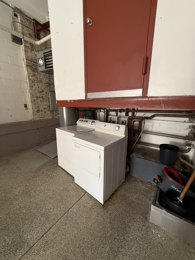 3026 W Carroll Avenue Property Photo 18