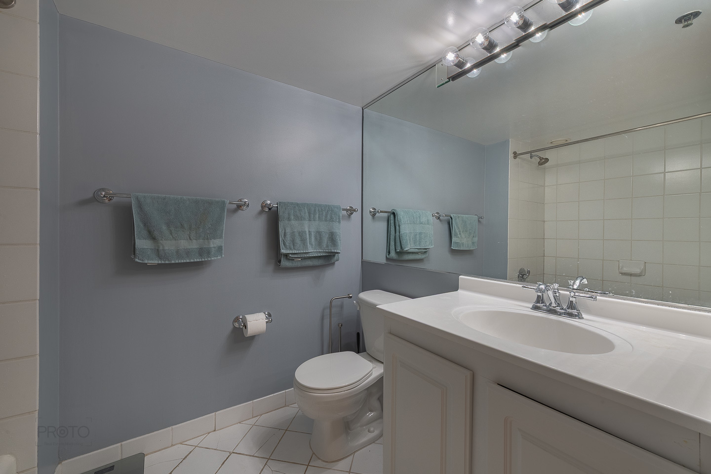 345 N La Salle Drive 2607 Property Photo 5