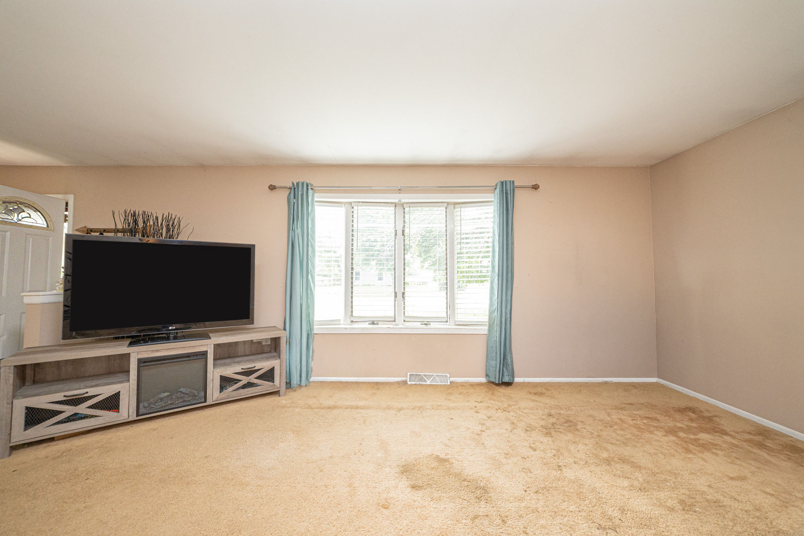 1126 Harvest Drive Property Photo 6