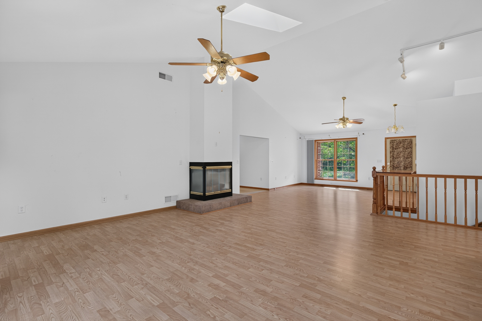 2768 E 2551st Road Property Photo 5