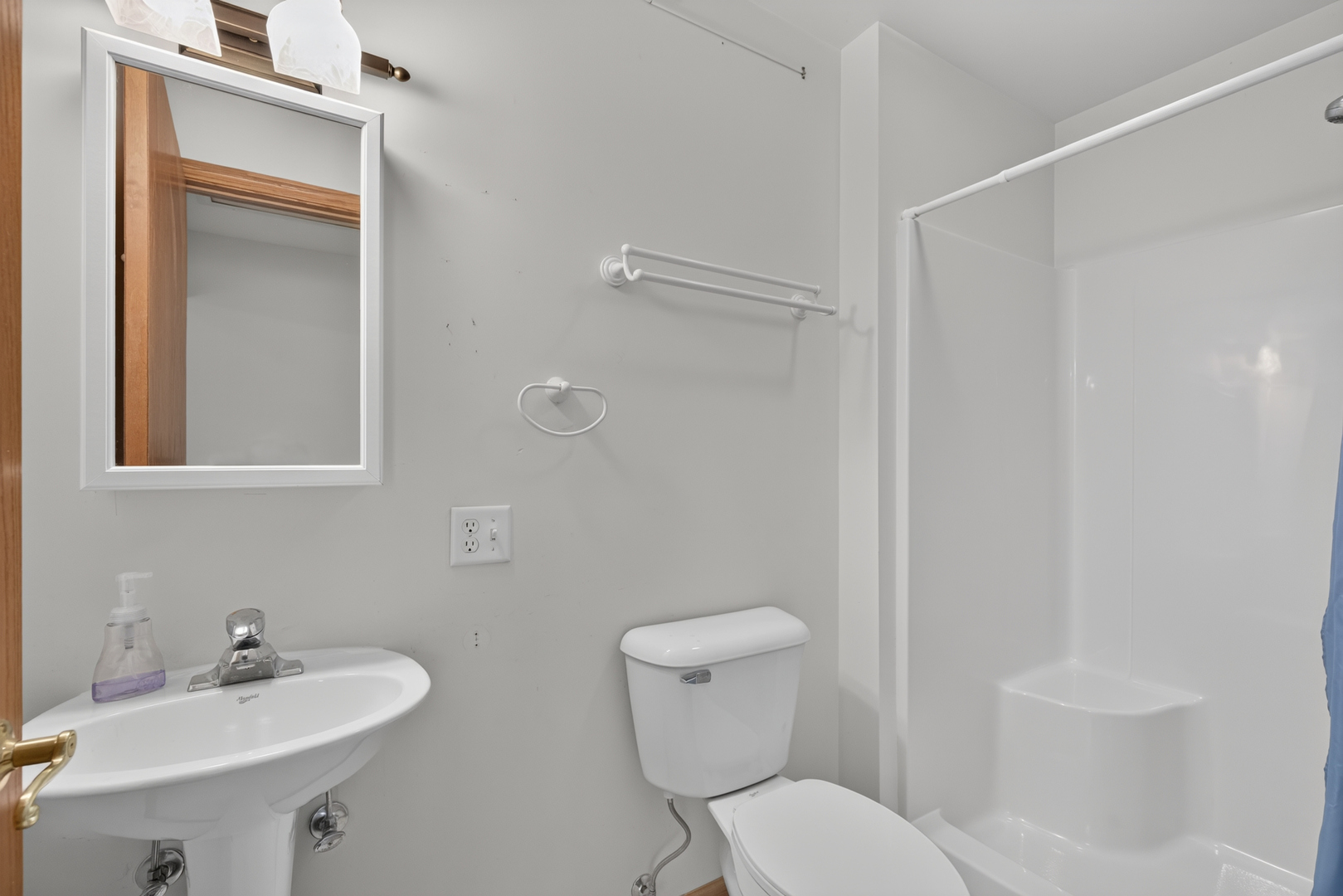 2768 E 2551st Road Property Photo 17