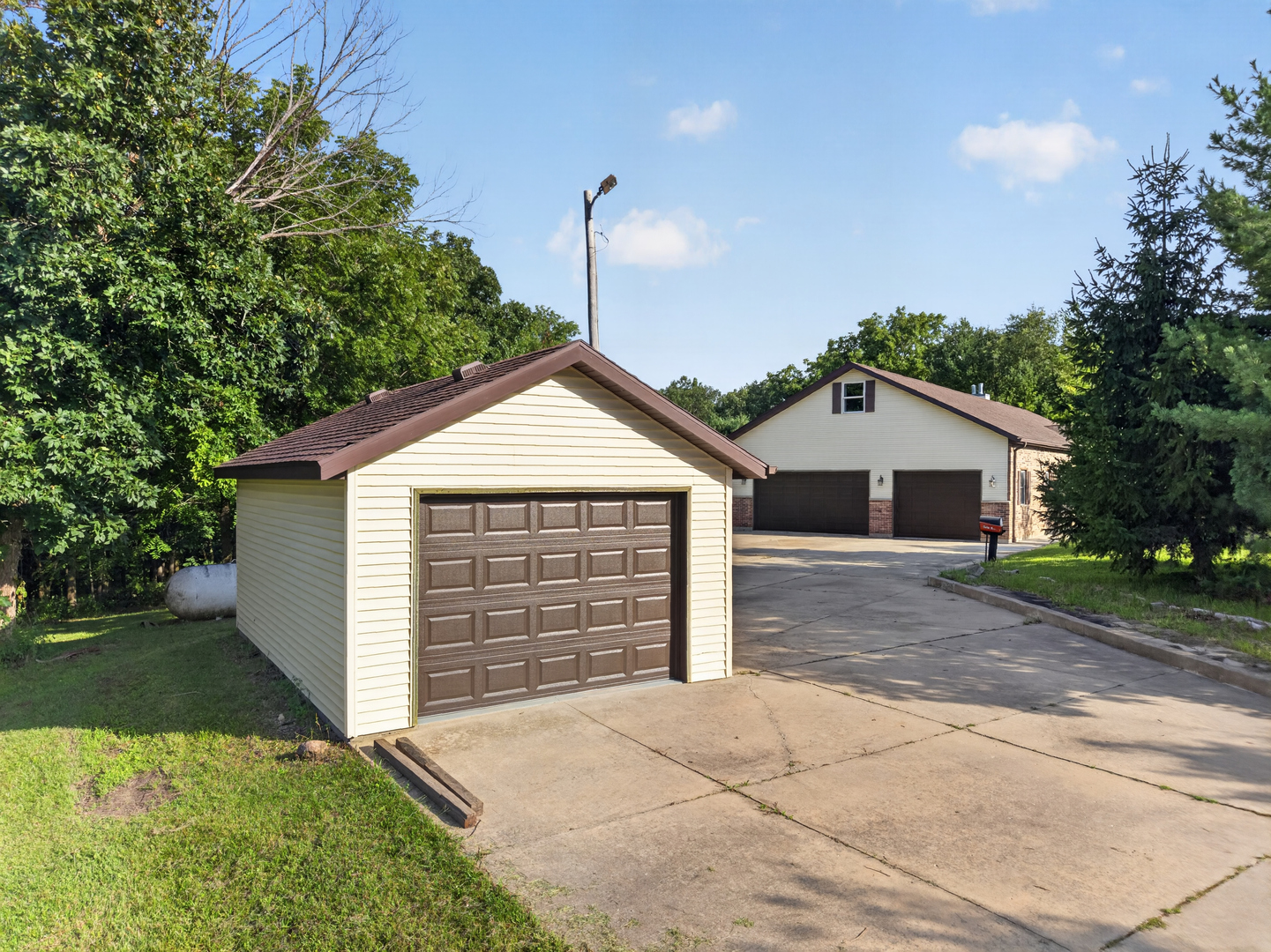 2768 E 2551st Road Property Photo 49