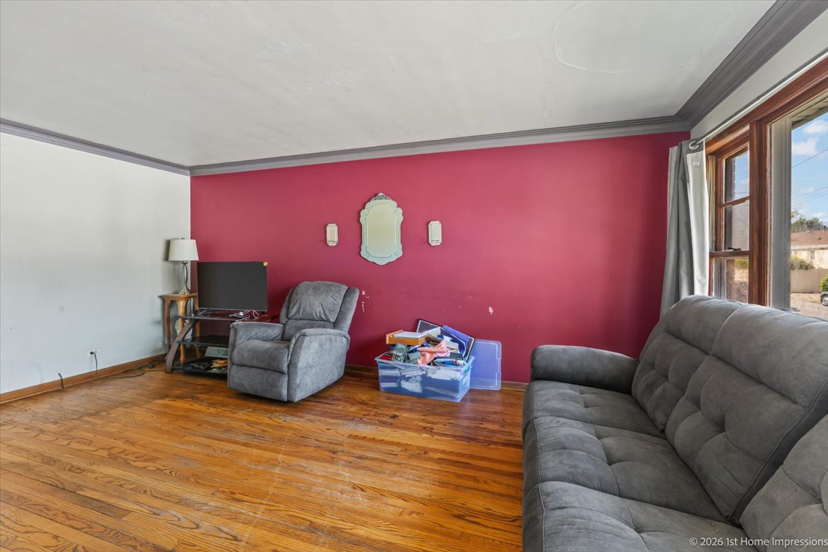 10727 S Millard Avenue Property Photo 3