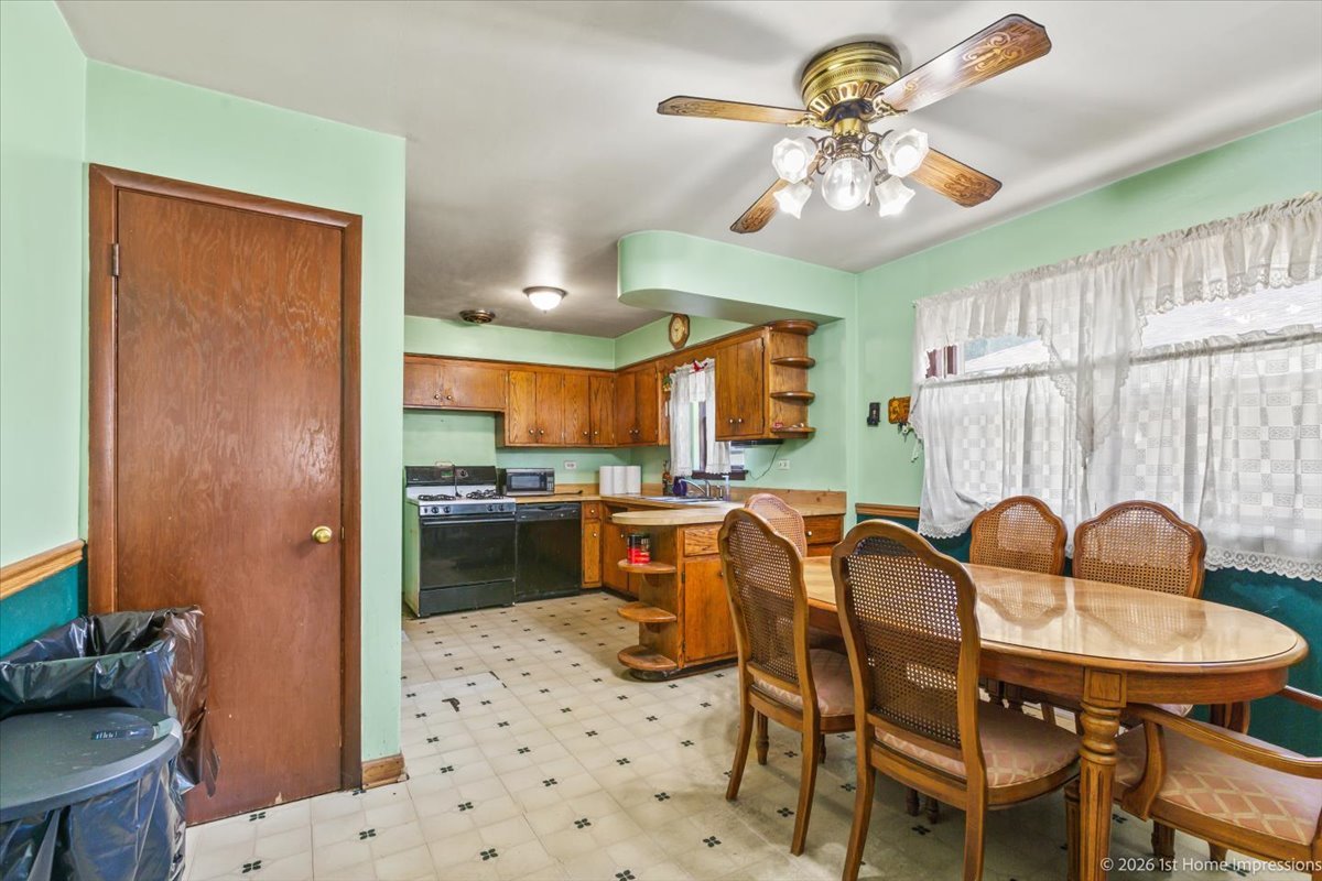 10727 S Millard Avenue Property Photo 6