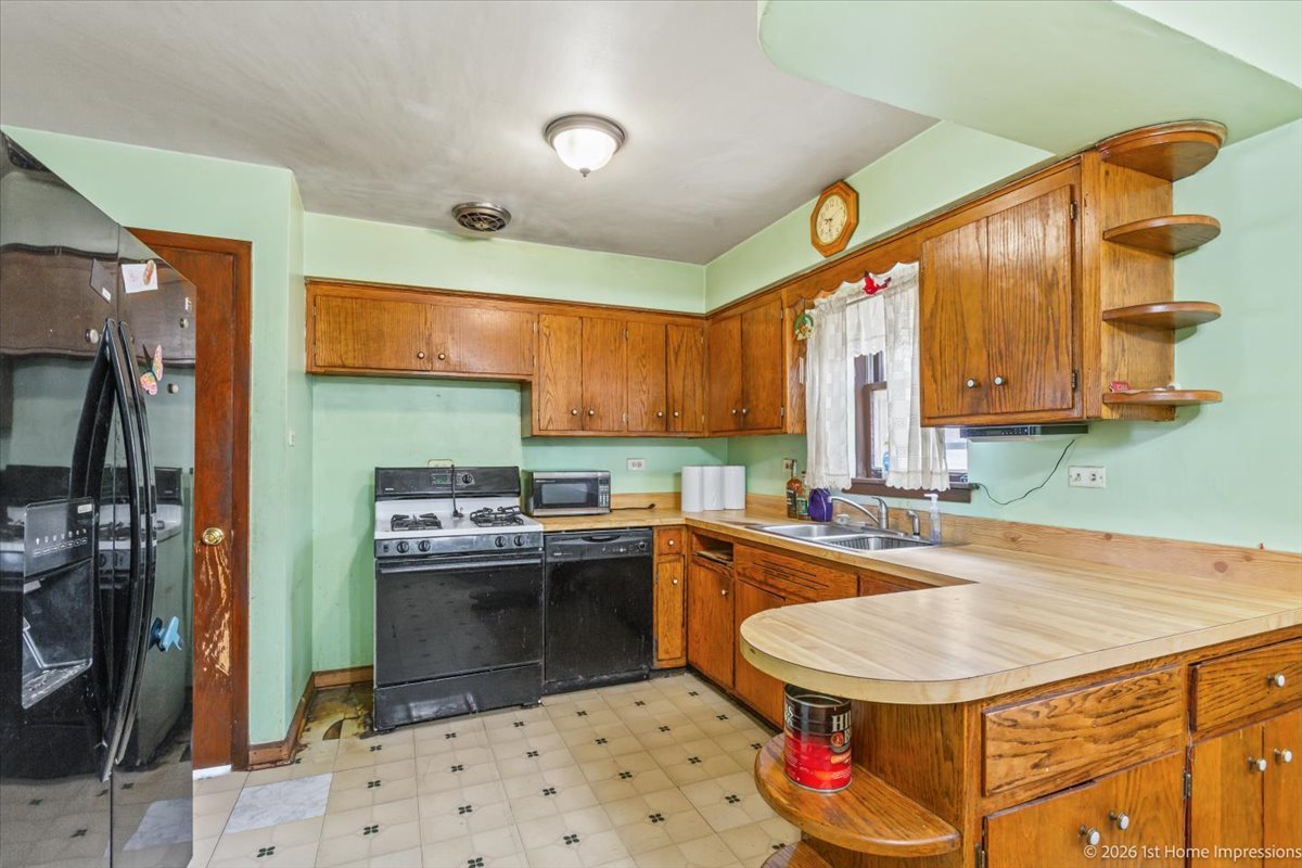 10727 S Millard Avenue Property Photo 8