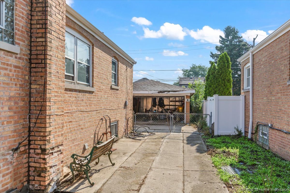 10727 S Millard Avenue Property Photo 15