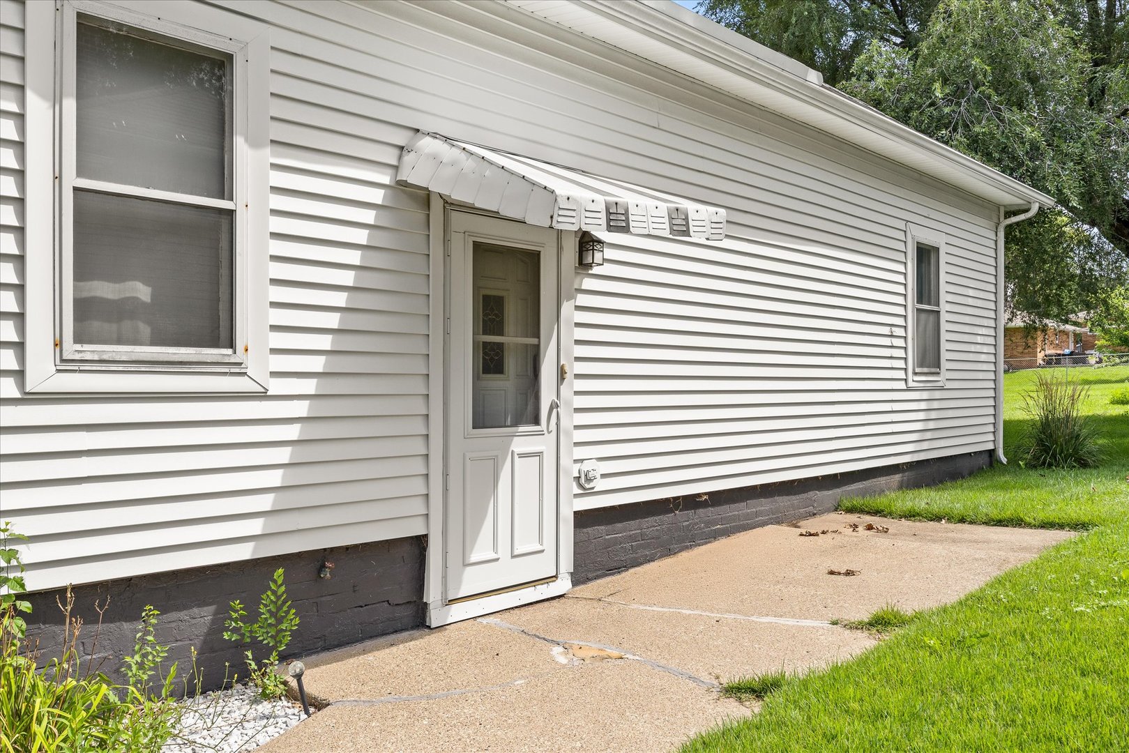 907 Johnson Street Property Photo 6