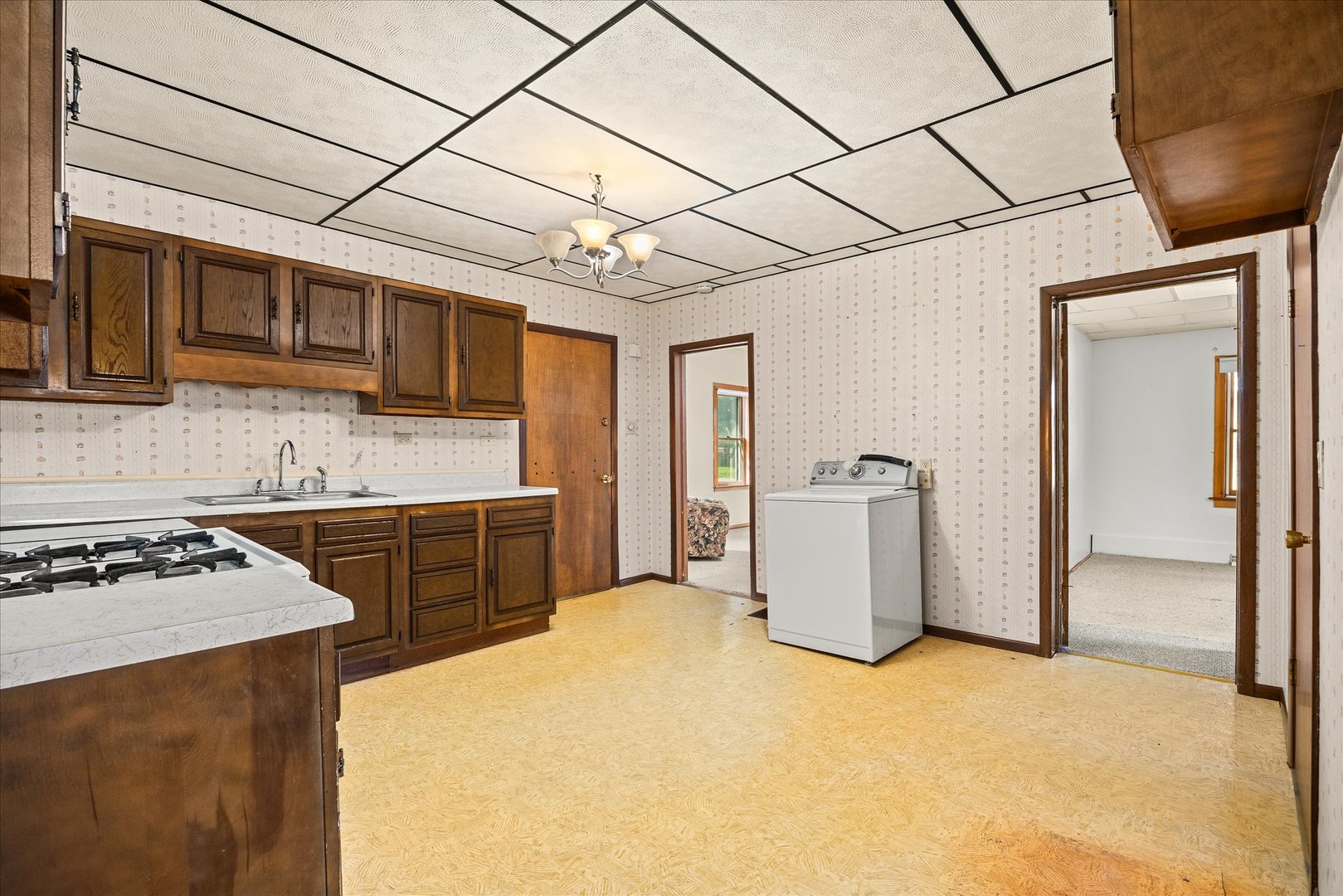 907 Johnson Street Property Photo 11