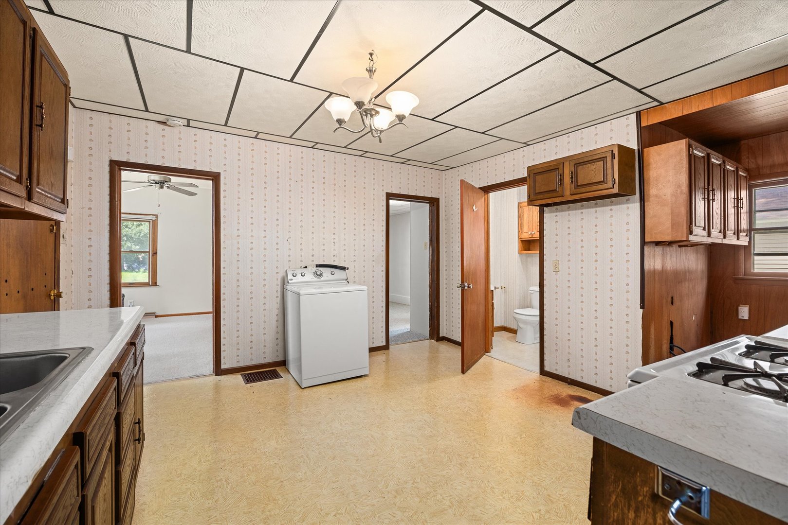 907 Johnson Street Property Photo 12