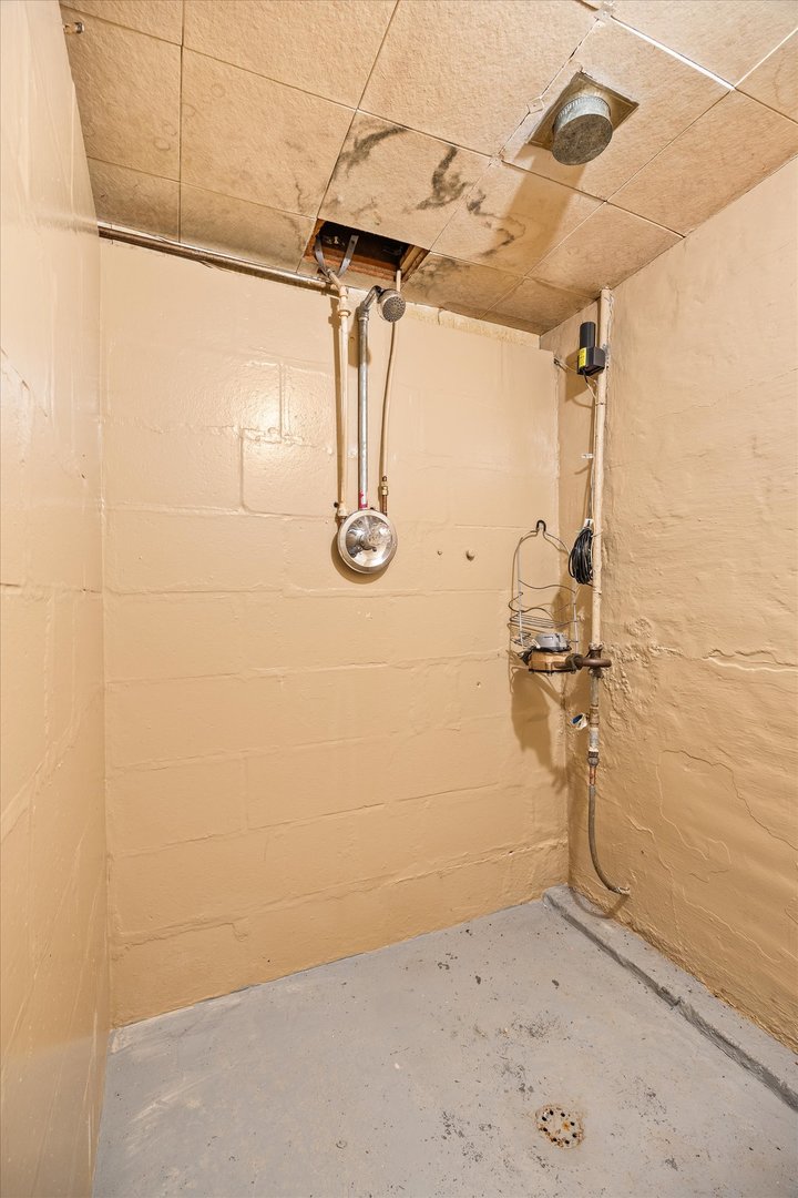 907 Johnson Street Property Photo 28