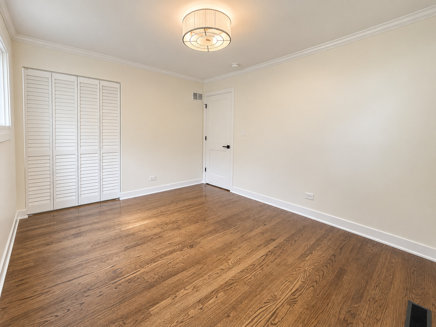 1214 N Crabtree Lane Property Photo 23