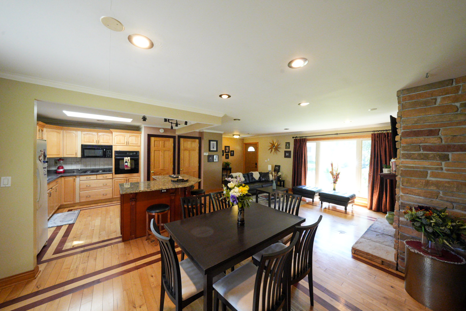1534 Sequoia Lane Property Photo 2
