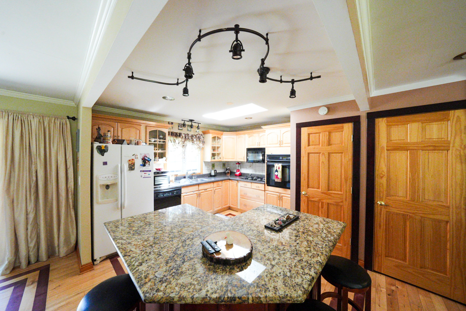 1534 Sequoia Lane Property Photo 5