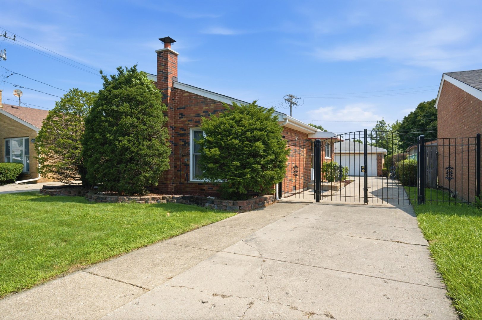 10519 S Pulaski Road Property Photo 1
