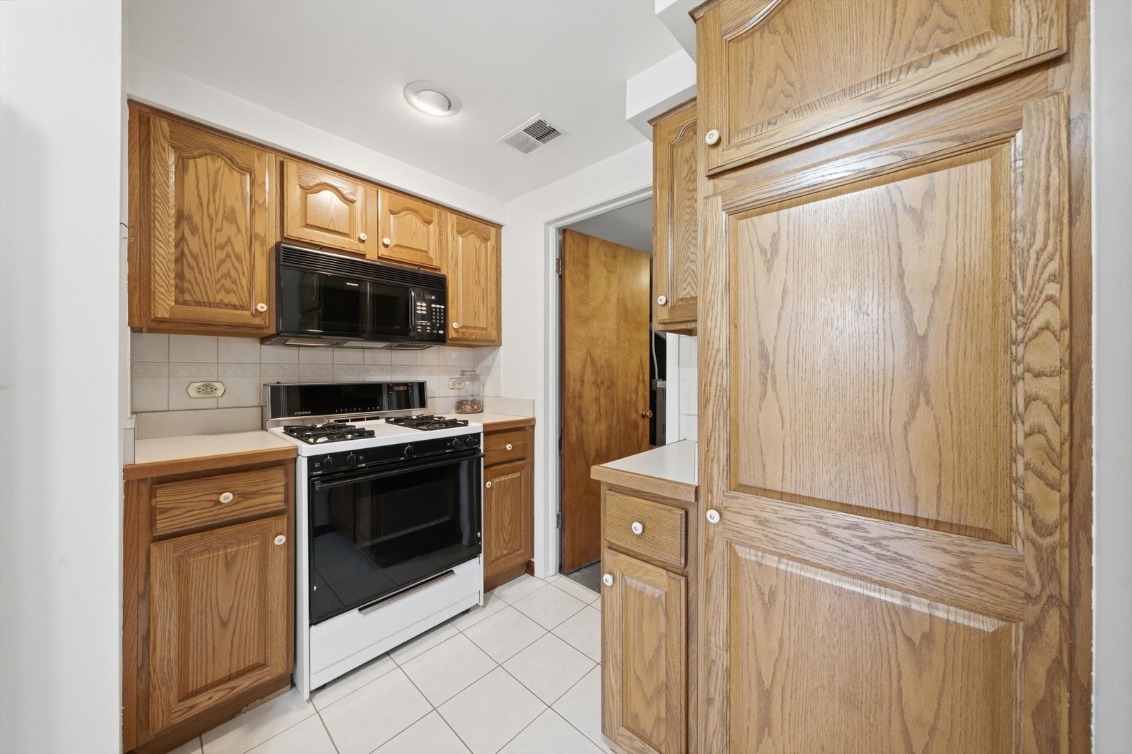 10519 S Pulaski Road Property Photo 5