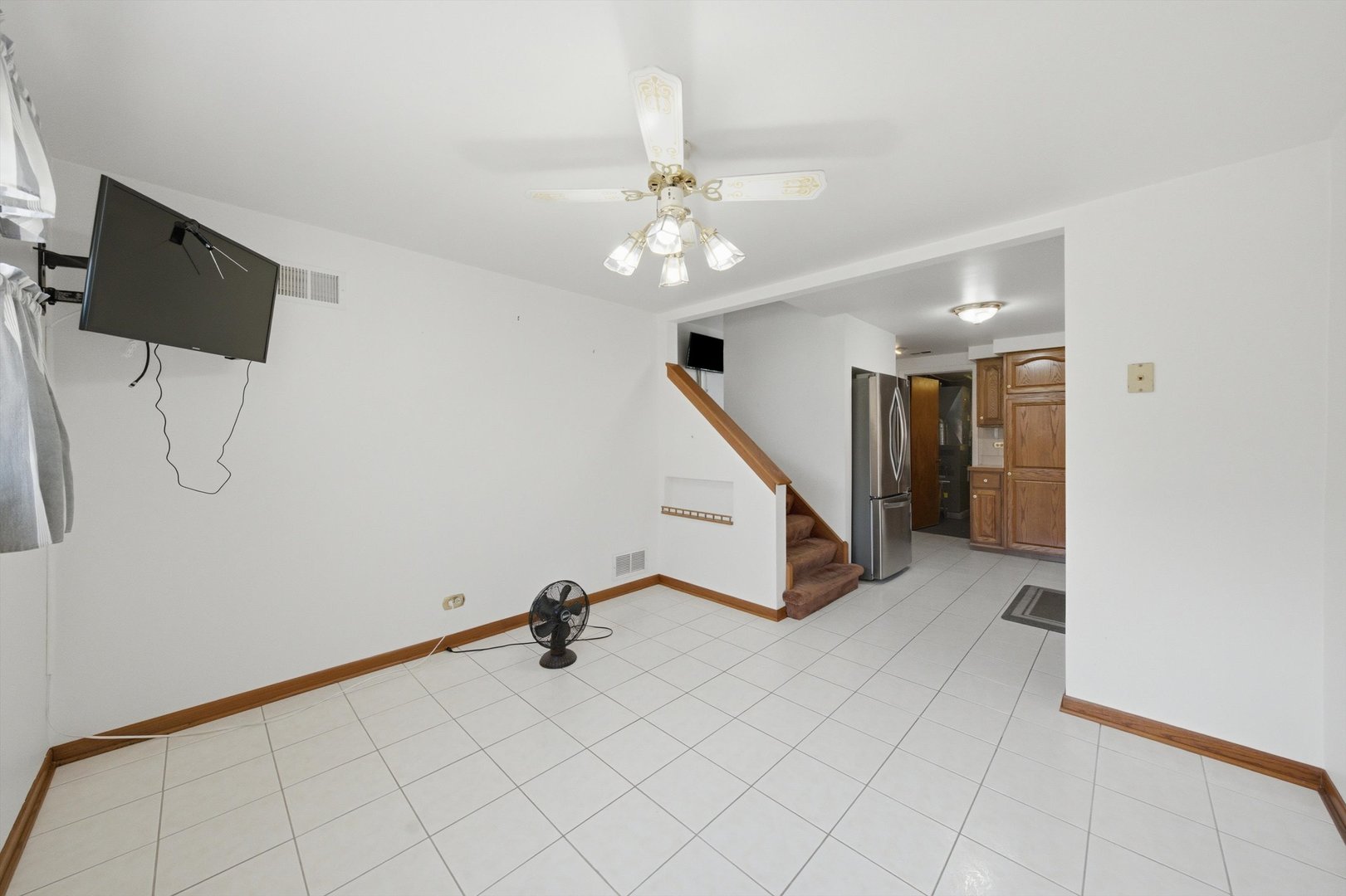 10519 S Pulaski Road Property Photo 7