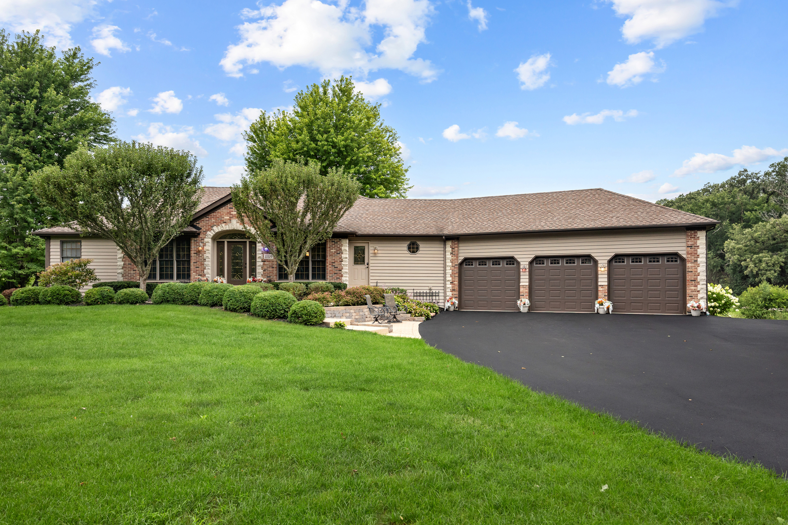 11119 Pebble Drive Property Photo 1