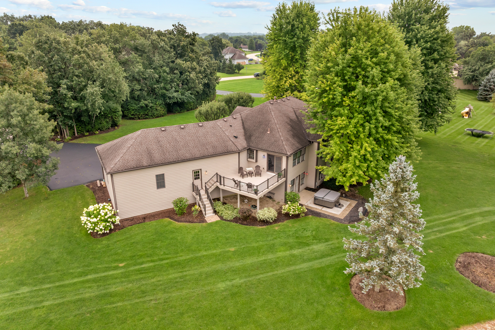 11119 Pebble Drive Property Photo 6