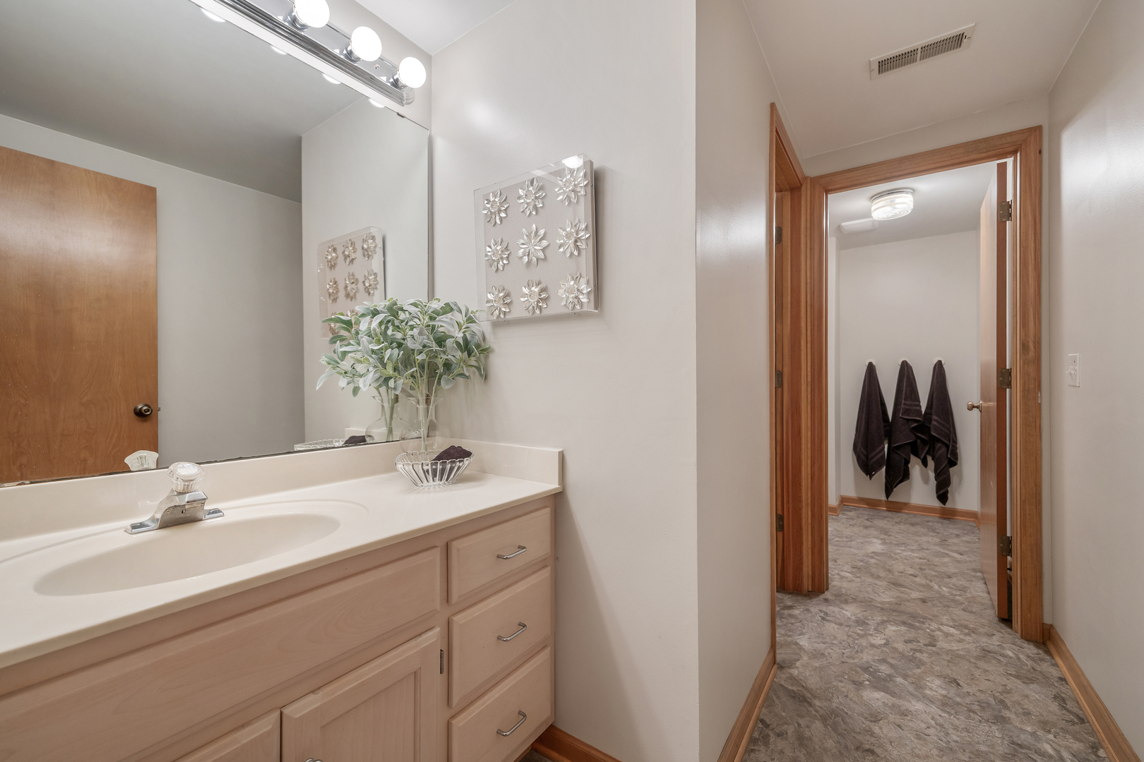 11119 Pebble Drive Property Photo 32