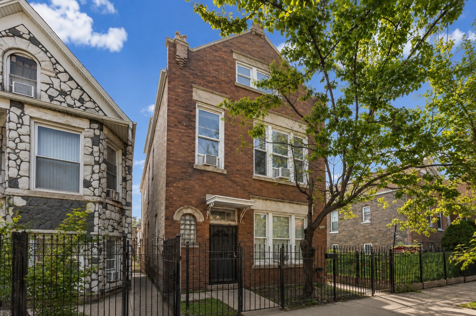 2639 S Trumbull Avenue Property Photo 1