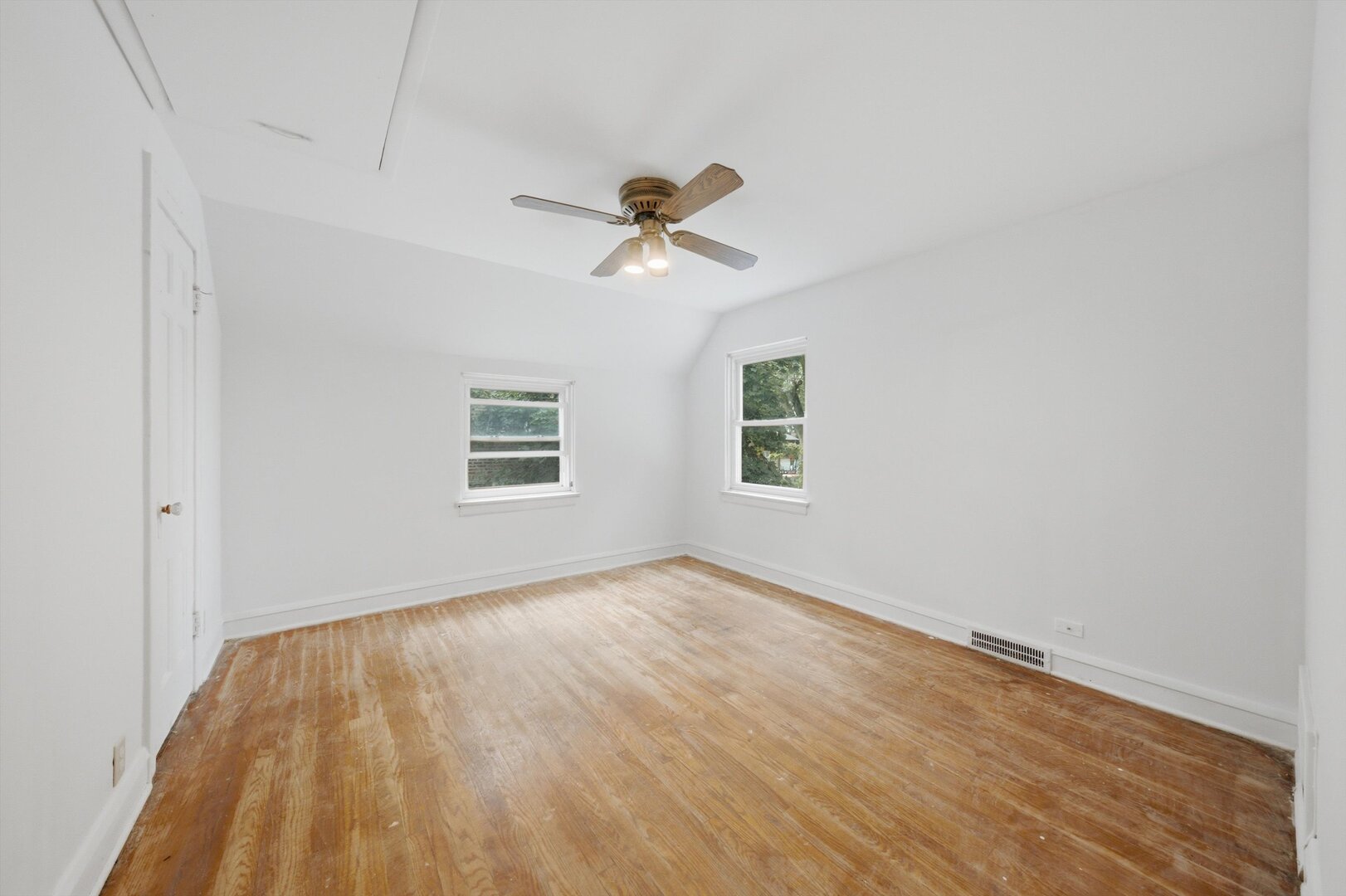 14432 S Normal Avenue Property Photo 14