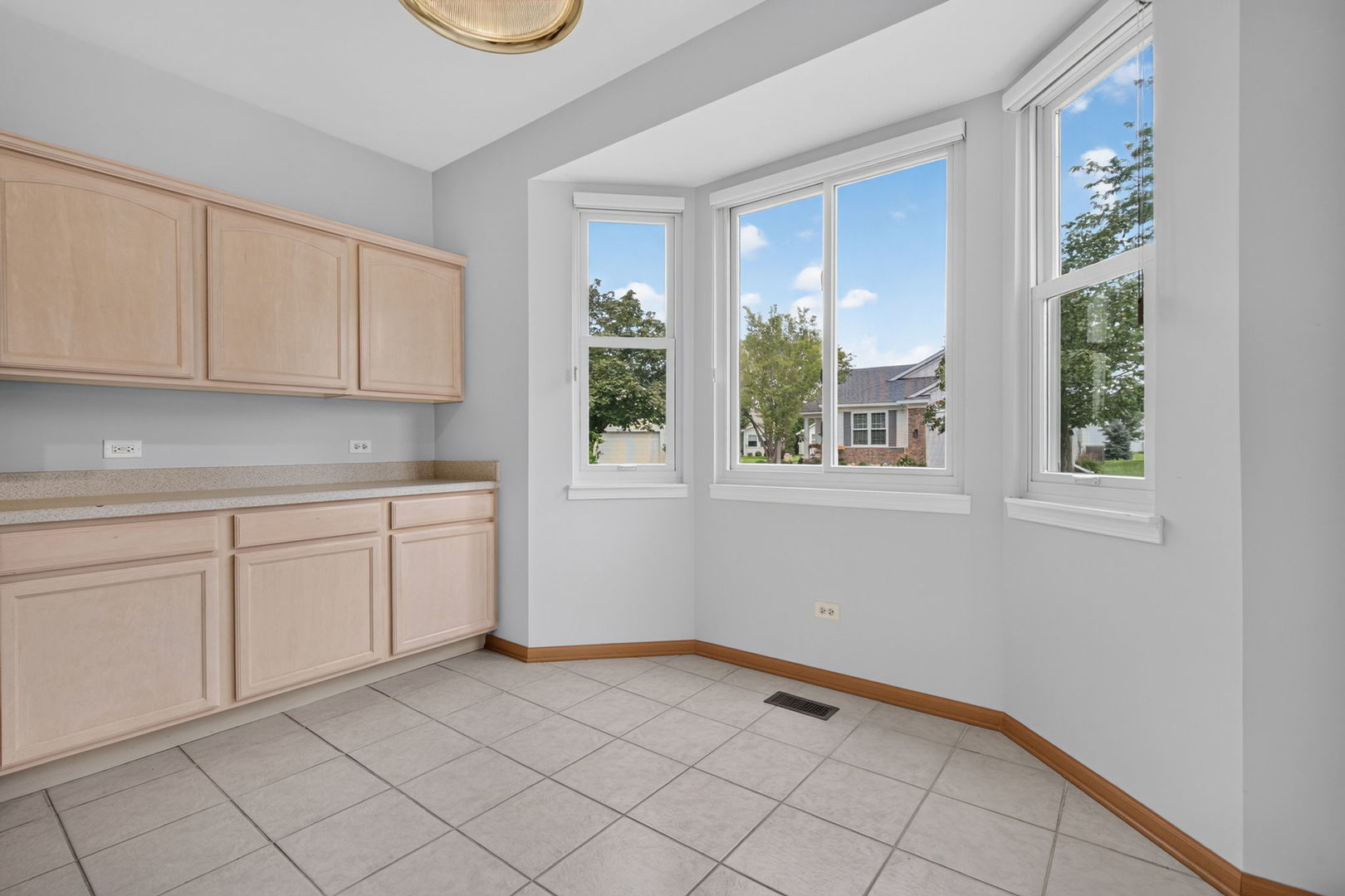 630 Saugatuk Circle Property Photo 6