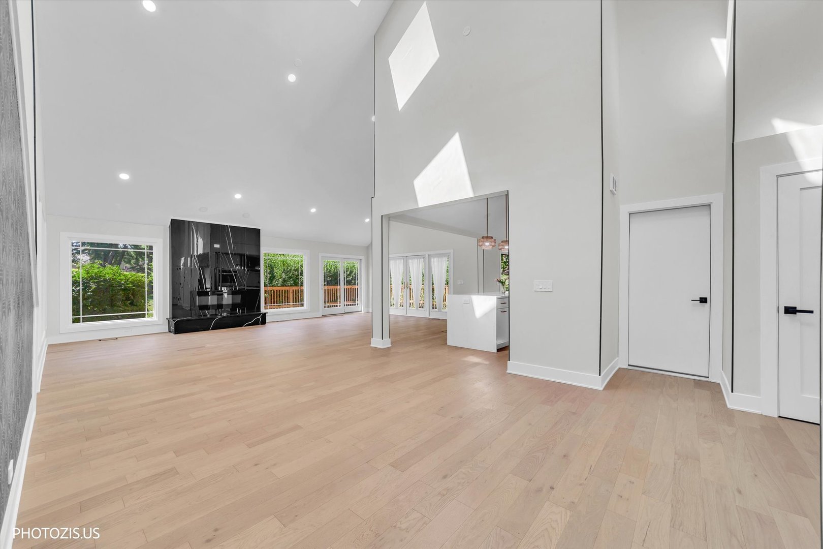 13 Chipping Campden Drive Property Photo 9