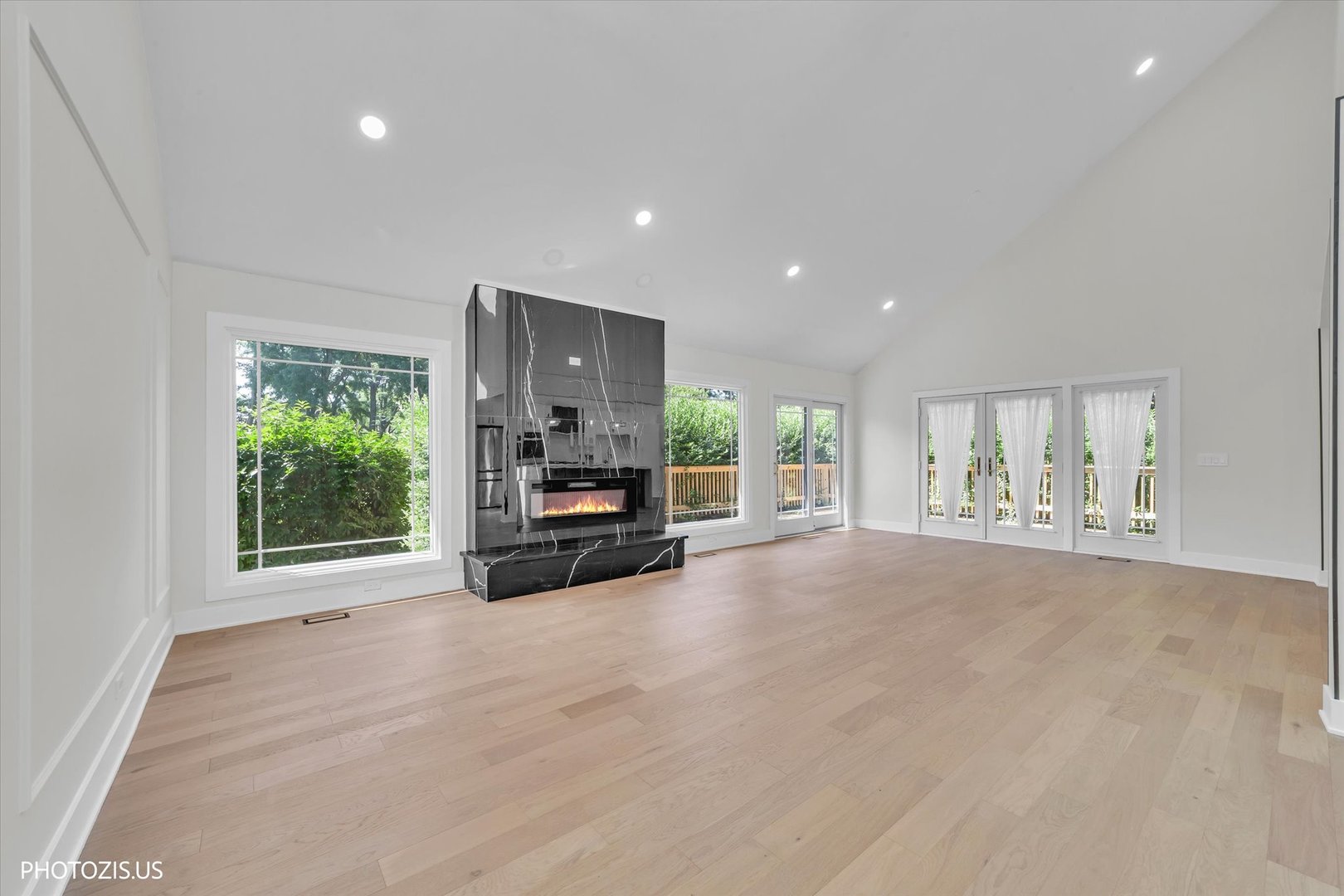 13 Chipping Campden Drive Property Photo 10